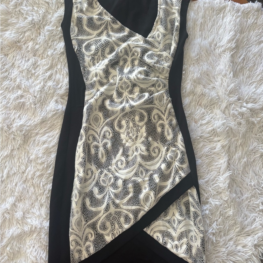A3 Design Black & Ivory Lace Print Asymmetrical Bodycon Dress